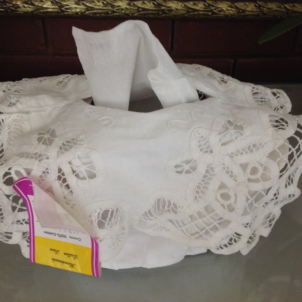Delicately Designed Battenburg Lace Kleenex Box Cover